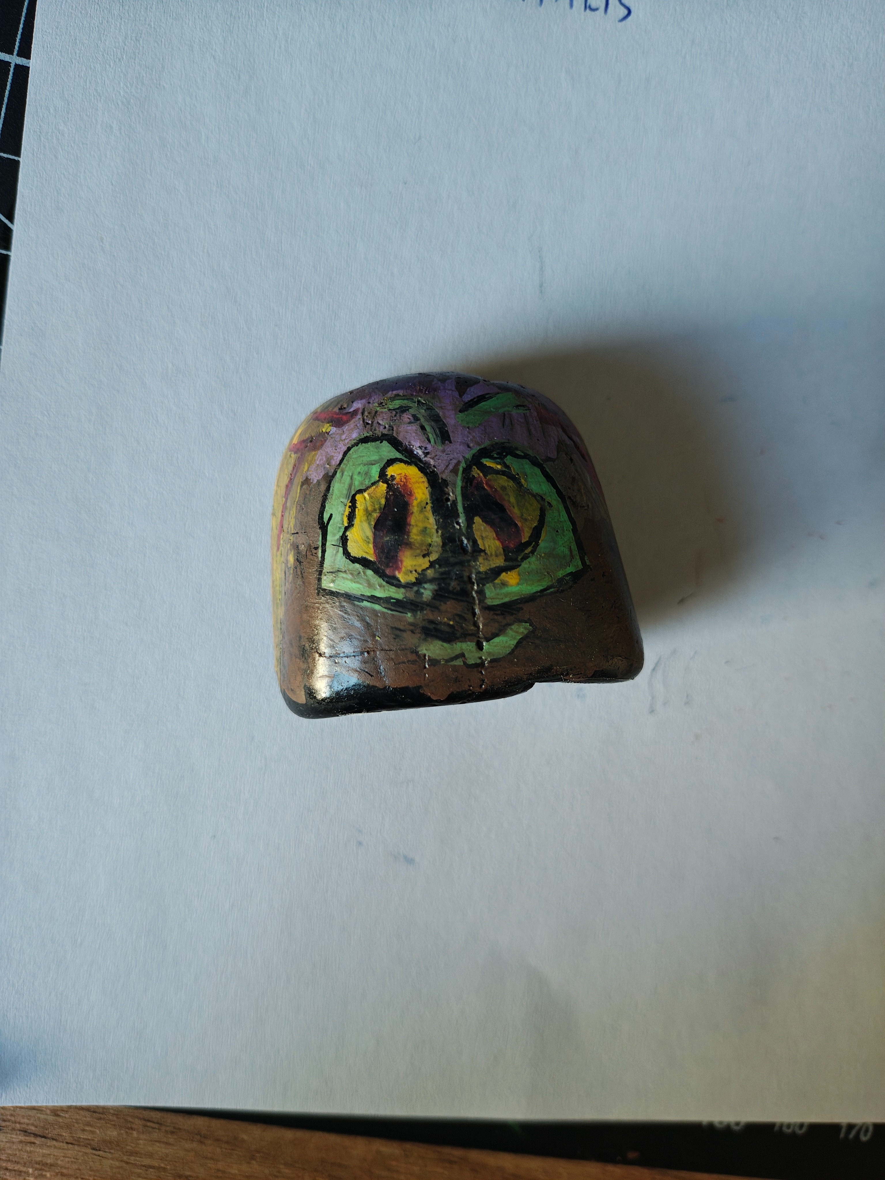The face with cat eyes
